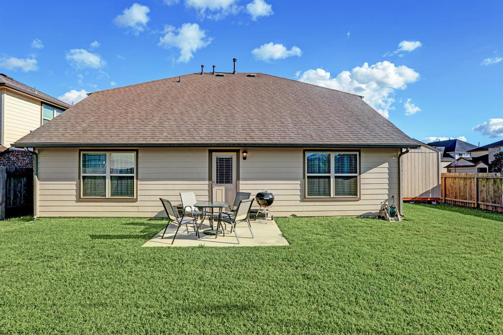 1 2 Rodeo Bend Drive, Manvel, Texas 77578, 4 Bedrooms Bedrooms, 4 Rooms Rooms,3 BathroomsBathrooms,Single-family,For Sale,Rodeo Bend,2793279