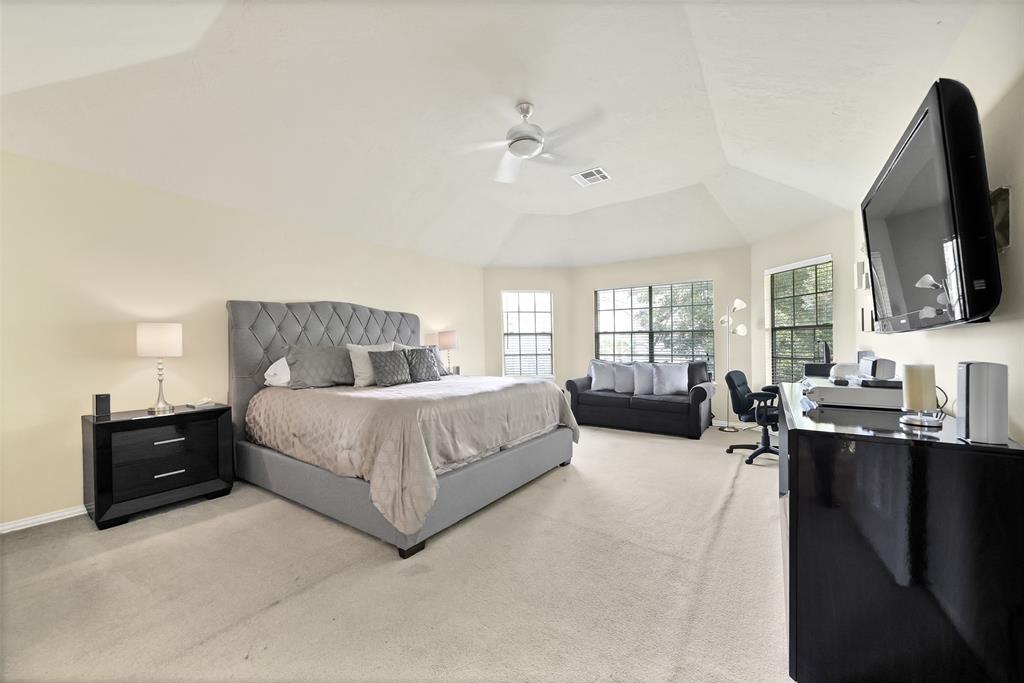 19910 2 Sky Hollow Lane, Katy, Texas 77450, 4 Bedrooms Bedrooms, 11 Rooms Rooms,3 BathroomsBathrooms,Single-family,For Sale,Sky Hollow,59654757