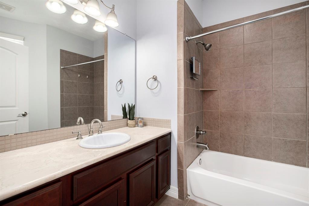 4122 3 Bonner View Lane, Houston, Texas 77007, 3 Bedrooms Bedrooms, 7 Rooms Rooms,3 BathroomsBathrooms,Single-family,For Sale,Bonner View,54187792