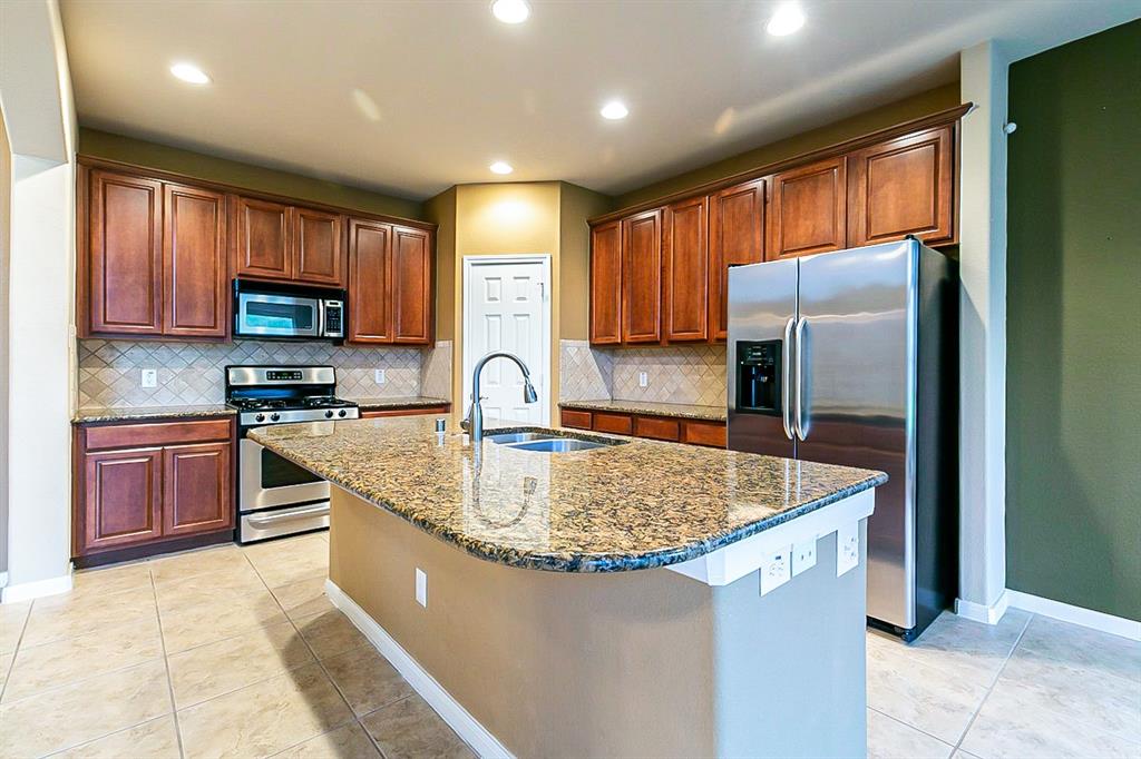 5215 2 Shadow Breeze Lane, Katy, Texas 77494, 4 Bedrooms Bedrooms, 4 Rooms Rooms,2 BathroomsBathrooms,Single-family,For Sale,Shadow Breeze,57752355