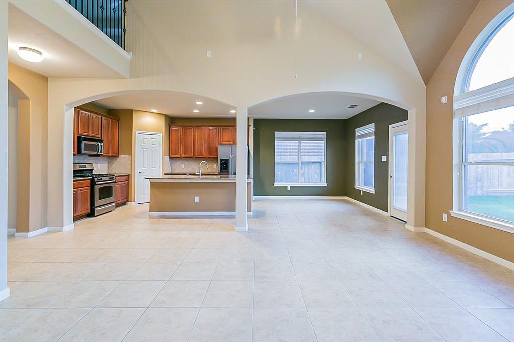 5215 2 Shadow Breeze Lane, Katy, Texas 77494, 4 Bedrooms Bedrooms, 4 Rooms Rooms,2 BathroomsBathrooms,Single-family,For Sale,Shadow Breeze,57752355