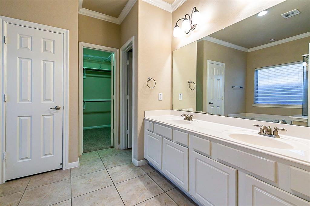 5215 2 Shadow Breeze Lane, Katy, Texas 77494, 4 Bedrooms Bedrooms, 4 Rooms Rooms,2 BathroomsBathrooms,Single-family,For Sale,Shadow Breeze,57752355