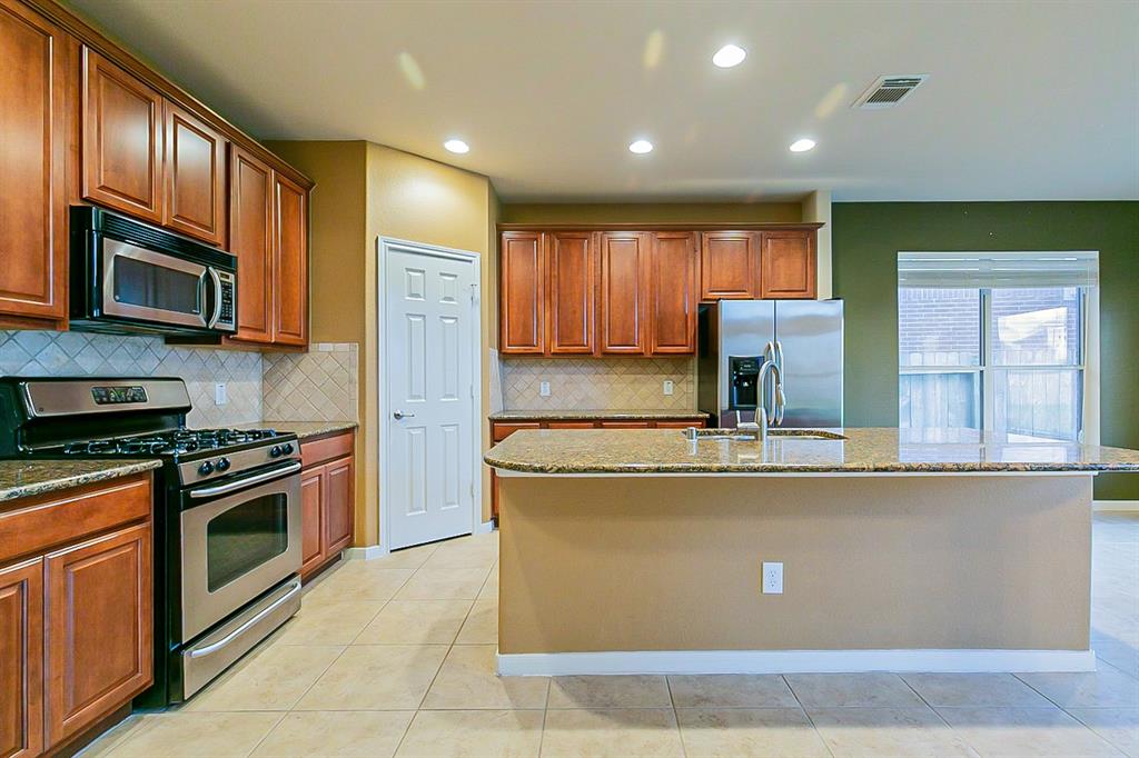 5215 2 Shadow Breeze Lane, Katy, Texas 77494, 4 Bedrooms Bedrooms, 4 Rooms Rooms,2 BathroomsBathrooms,Single-family,For Sale,Shadow Breeze,57752355