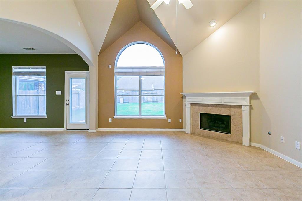 5215 2 Shadow Breeze Lane, Katy, Texas 77494, 4 Bedrooms Bedrooms, 4 Rooms Rooms,2 BathroomsBathrooms,Single-family,For Sale,Shadow Breeze,57752355