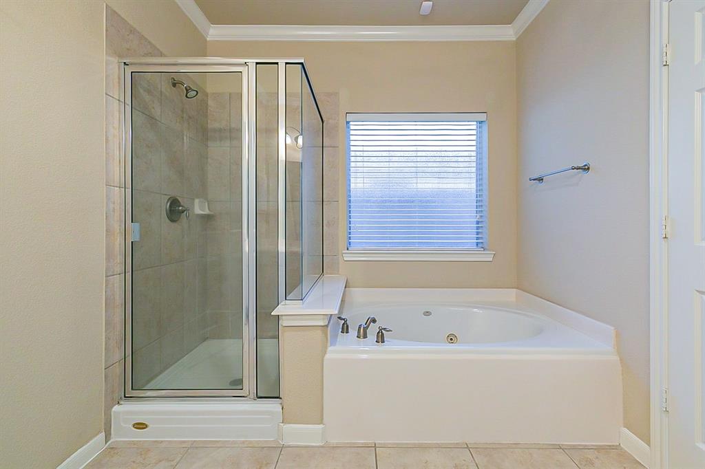 5215 2 Shadow Breeze Lane, Katy, Texas 77494, 4 Bedrooms Bedrooms, 4 Rooms Rooms,2 BathroomsBathrooms,Single-family,For Sale,Shadow Breeze,57752355