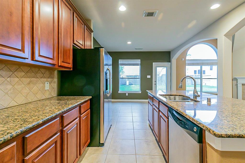 5215 2 Shadow Breeze Lane, Katy, Texas 77494, 4 Bedrooms Bedrooms, 4 Rooms Rooms,2 BathroomsBathrooms,Single-family,For Sale,Shadow Breeze,57752355