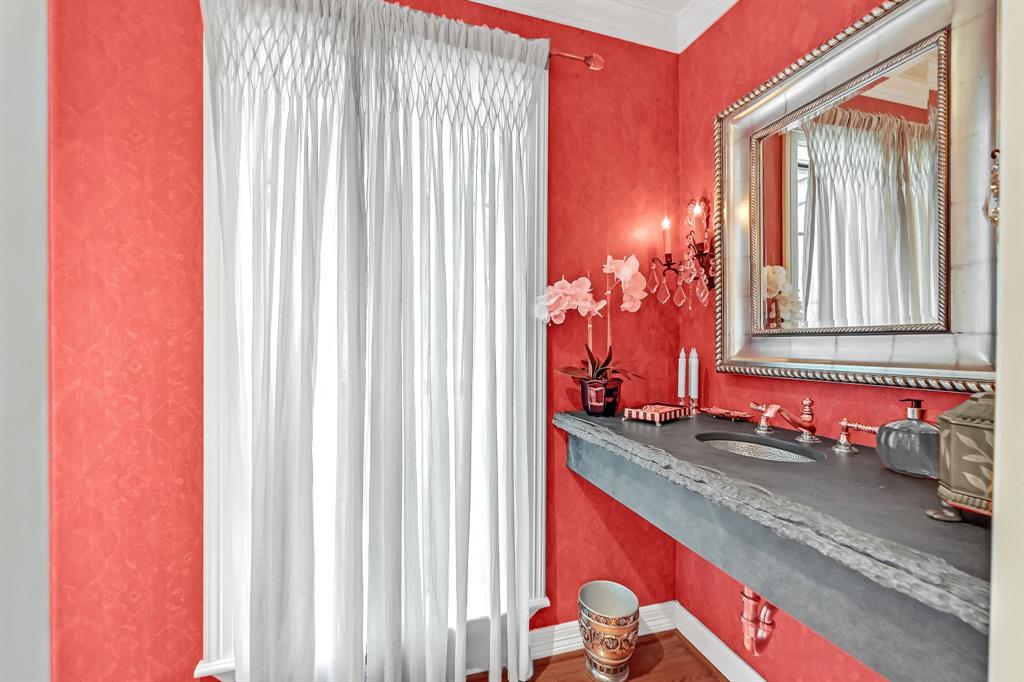 1049 2 Candlelight Lane, Houston, Texas 77018, 4 Bedrooms Bedrooms, 12 Rooms Rooms,3 BathroomsBathrooms,Single-family,For Sale,Candlelight,83931824