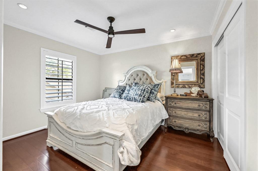 1049 2 Candlelight Lane, Houston, Texas 77018, 4 Bedrooms Bedrooms, 12 Rooms Rooms,3 BathroomsBathrooms,Single-family,For Sale,Candlelight,83931824