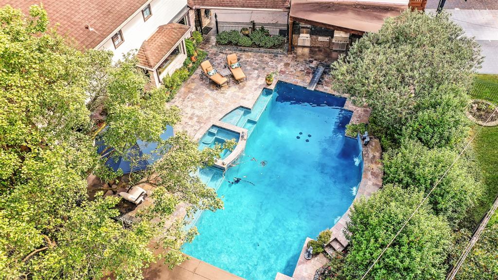 1049 2 Candlelight Lane, Houston, Texas 77018, 4 Bedrooms Bedrooms, 12 Rooms Rooms,3 BathroomsBathrooms,Single-family,For Sale,Candlelight,83931824