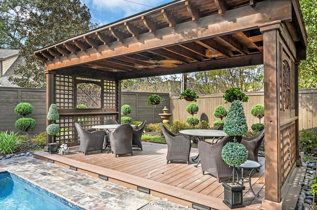 1049 2 Candlelight Lane, Houston, Texas 77018, 4 Bedrooms Bedrooms, 12 Rooms Rooms,3 BathroomsBathrooms,Single-family,For Sale,Candlelight,83931824