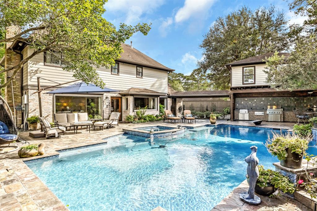 1049 2 Candlelight Lane, Houston, Texas 77018, 4 Bedrooms Bedrooms, 12 Rooms Rooms,3 BathroomsBathrooms,Single-family,For Sale,Candlelight,83931824