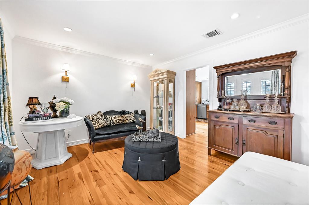 1049 2 Candlelight Lane, Houston, Texas 77018, 4 Bedrooms Bedrooms, 12 Rooms Rooms,3 BathroomsBathrooms,Single-family,For Sale,Candlelight,83931824