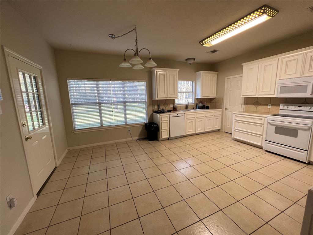 22410 2 Meadowsweet Drive, Magnolia, Texas 77355, 4 Bedrooms Bedrooms, 8 Rooms Rooms,2 BathroomsBathrooms,Single-family,For Sale,Meadowsweet,86194727