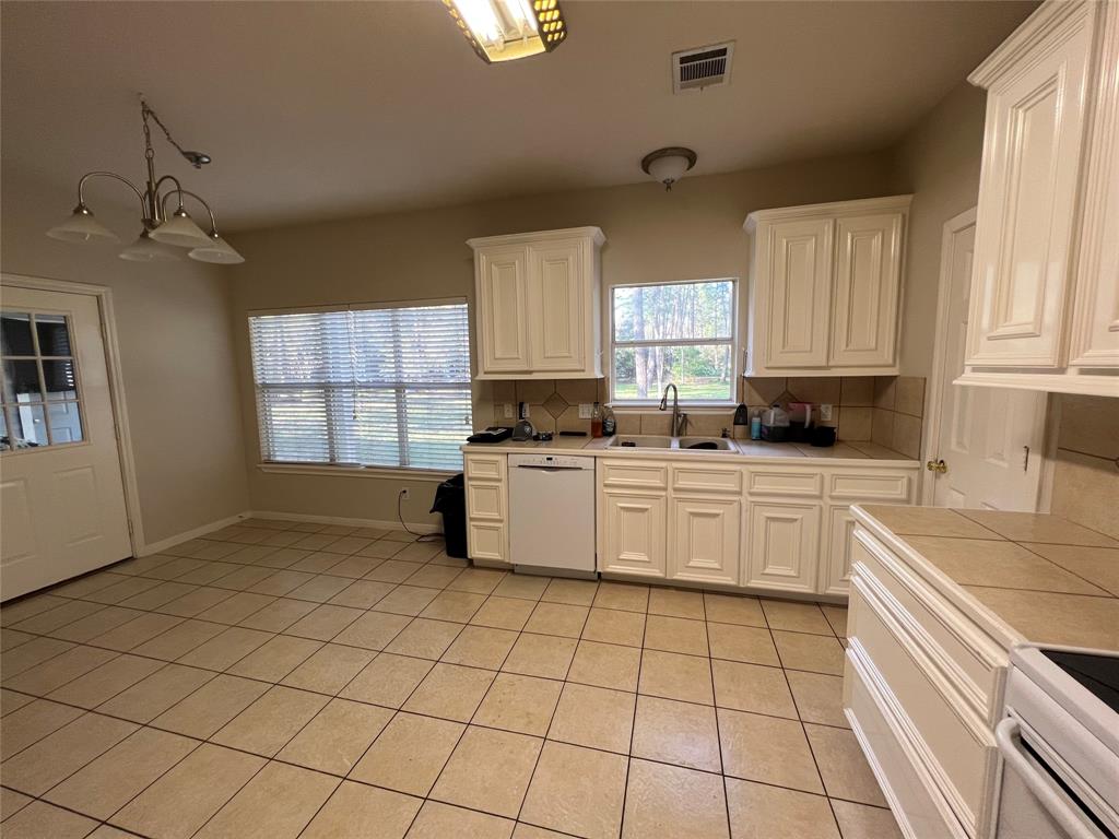 22410 2 Meadowsweet Drive, Magnolia, Texas 77355, 4 Bedrooms Bedrooms, 8 Rooms Rooms,2 BathroomsBathrooms,Single-family,For Sale,Meadowsweet,86194727