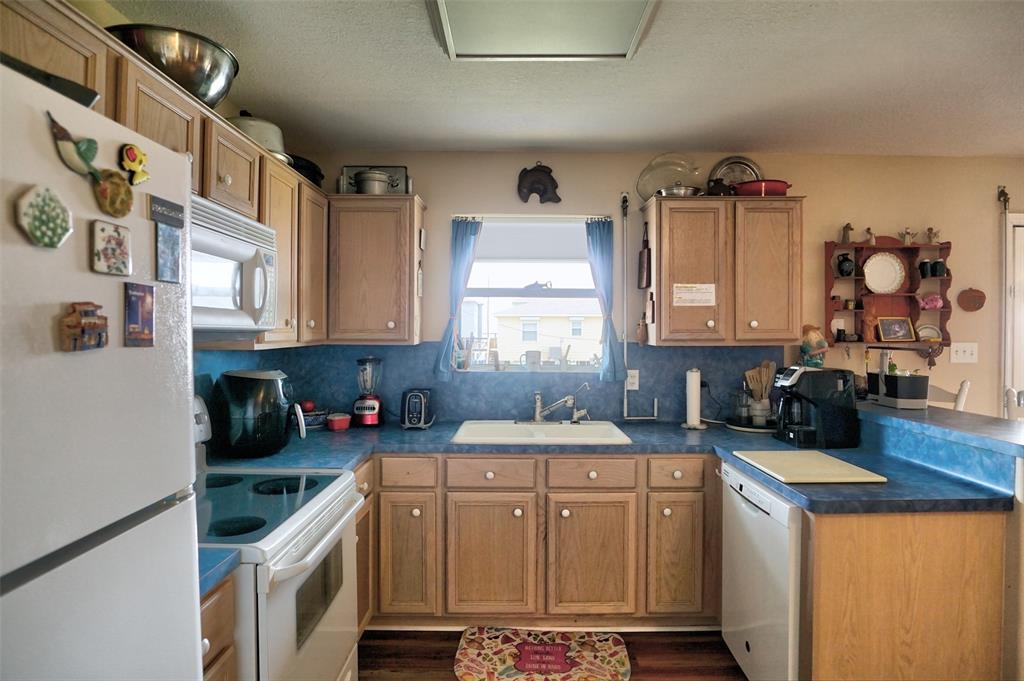 1426 1 Blue Water HWY, Surfside Beach, Texas 77541, 3 Bedrooms Bedrooms, 4 Rooms Rooms,2 BathroomsBathrooms,Single-family,For Sale,Blue Water HWY,57482812