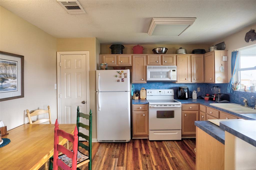 1426 1 Blue Water HWY, Surfside Beach, Texas 77541, 3 Bedrooms Bedrooms, 4 Rooms Rooms,2 BathroomsBathrooms,Single-family,For Sale,Blue Water HWY,57482812