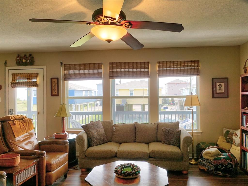 1426 1 Blue Water HWY, Surfside Beach, Texas 77541, 3 Bedrooms Bedrooms, 4 Rooms Rooms,2 BathroomsBathrooms,Single-family,For Sale,Blue Water HWY,57482812