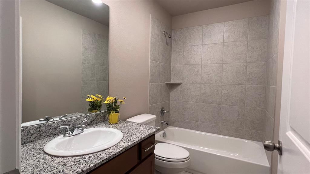 2515 2 Tradewind Pass Drive, Missouri City, Texas 77459, 4 Bedrooms Bedrooms, 9 Rooms Rooms,3 BathroomsBathrooms,Single-family,For Sale,Tradewind Pass,55760045