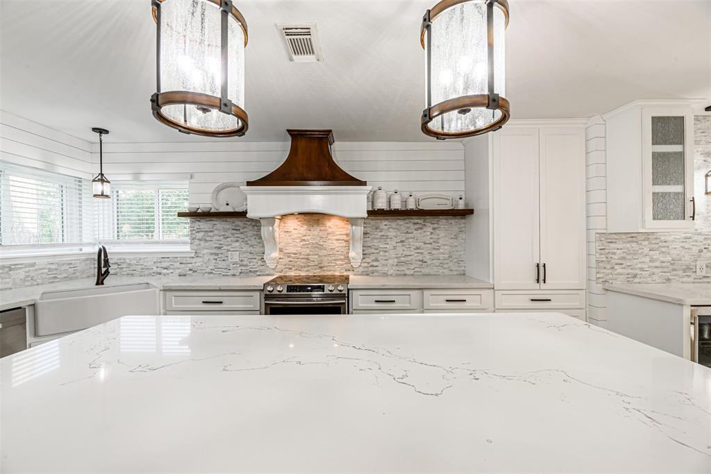 11703 2 Gardenglen Drive, Houston, Texas 77070, 4 Bedrooms Bedrooms, 11 Rooms Rooms,2 BathroomsBathrooms,Single-family,For Sale,Gardenglen,72628447