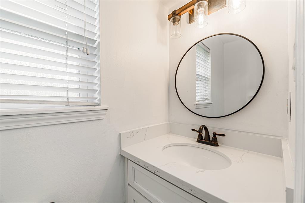11703 2 Gardenglen Drive, Houston, Texas 77070, 4 Bedrooms Bedrooms, 11 Rooms Rooms,2 BathroomsBathrooms,Single-family,For Sale,Gardenglen,72628447