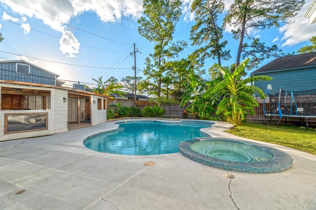 11703 2 Gardenglen Drive, Houston, Texas 77070, 4 Bedrooms Bedrooms, 11 Rooms Rooms,2 BathroomsBathrooms,Single-family,For Sale,Gardenglen,72628447