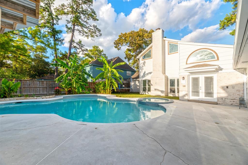11703 2 Gardenglen Drive, Houston, Texas 77070, 4 Bedrooms Bedrooms, 11 Rooms Rooms,2 BathroomsBathrooms,Single-family,For Sale,Gardenglen,72628447