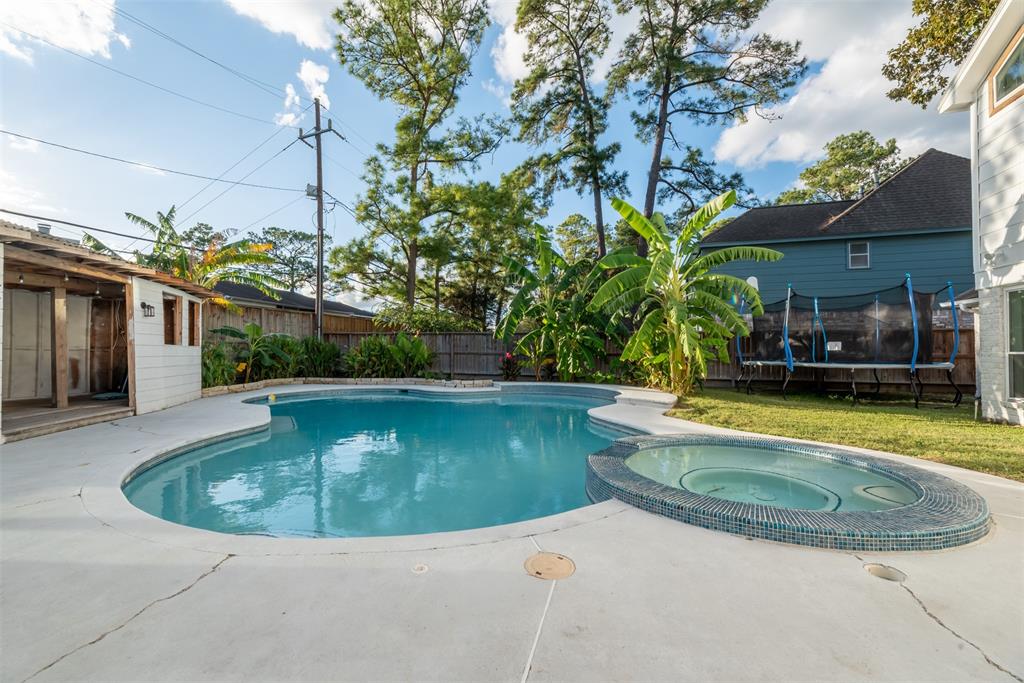 11703 2 Gardenglen Drive, Houston, Texas 77070, 4 Bedrooms Bedrooms, 11 Rooms Rooms,2 BathroomsBathrooms,Single-family,For Sale,Gardenglen,72628447