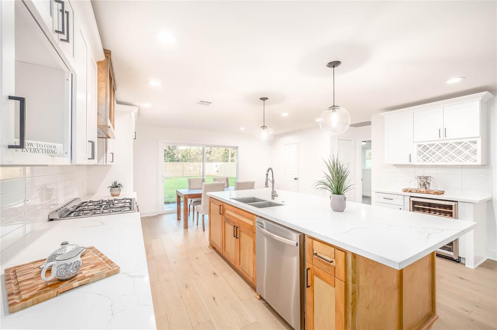 5246 1 Poinciana Drive, Houston, Texas 77092, 4 Bedrooms Bedrooms, 9 Rooms Rooms,2 BathroomsBathrooms,Single-family,For Sale,Poinciana,59033392