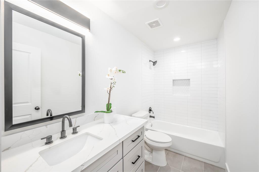 5246 1 Poinciana Drive, Houston, Texas 77092, 4 Bedrooms Bedrooms, 9 Rooms Rooms,2 BathroomsBathrooms,Single-family,For Sale,Poinciana,59033392