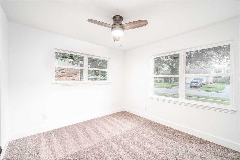 5246 1 Poinciana Drive, Houston, Texas 77092, 4 Bedrooms Bedrooms, 9 Rooms Rooms,2 BathroomsBathrooms,Single-family,For Sale,Poinciana,59033392