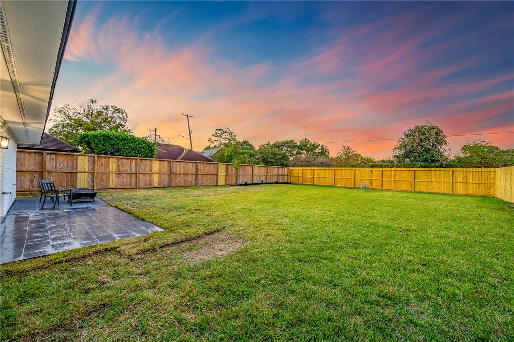 5246 1 Poinciana Drive, Houston, Texas 77092, 4 Bedrooms Bedrooms, 9 Rooms Rooms,2 BathroomsBathrooms,Single-family,For Sale,Poinciana,59033392