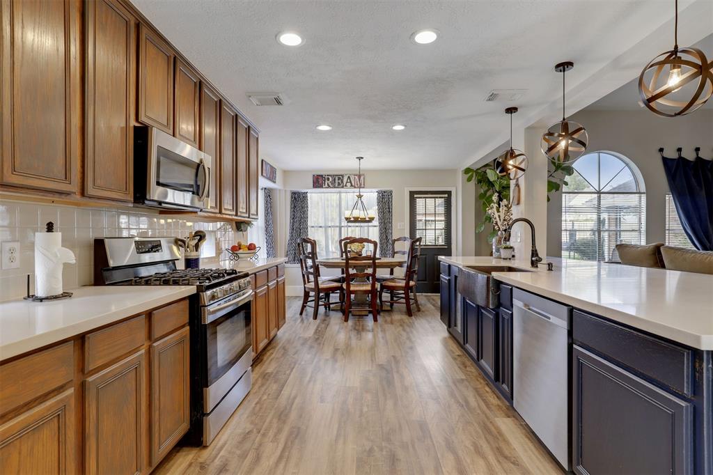 3414 2 Surrey Lane, Deer Park, Texas 77536, 5 Bedrooms Bedrooms, 14 Rooms Rooms,3 BathroomsBathrooms,Single-family,For Sale,Surrey,66998272