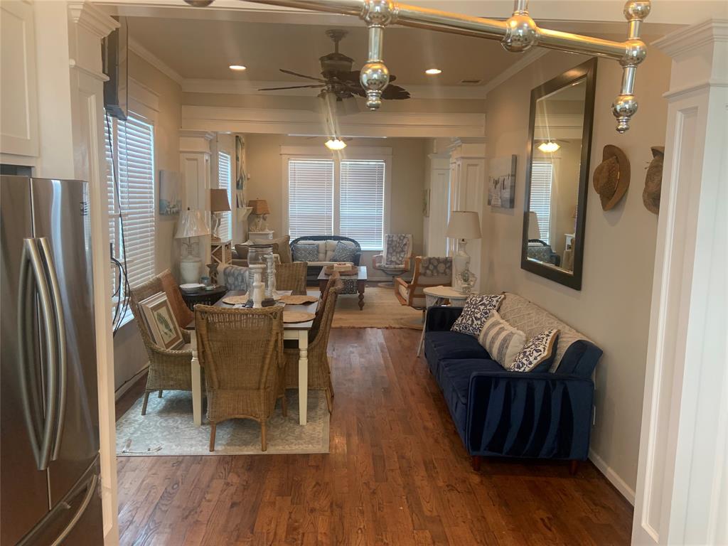 2714 2 Sealy Street, Galveston, Texas 77550, 3 Bedrooms Bedrooms, 3 Rooms Rooms,2 BathroomsBathrooms,Single-family,For Sale,Sealy,75817413