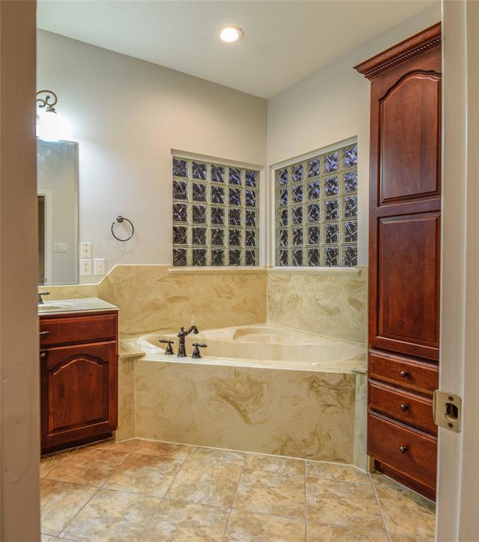 3503 1.5 Wellspring Lake Drive, Fulshear, Texas 77441, 4 Bedrooms Bedrooms, 6 Rooms Rooms,3 BathroomsBathrooms,Single-family,For Sale,Wellspring Lake,82754420