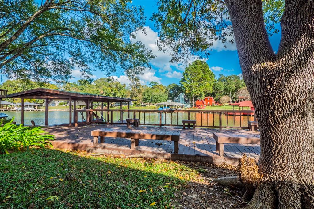 14188 1 Shadow Bay Drive, Willis, Texas 77318, 4 Bedrooms Bedrooms, 8 Rooms Rooms,3 BathroomsBathrooms,Single-family,For Sale,Shadow Bay,22066767