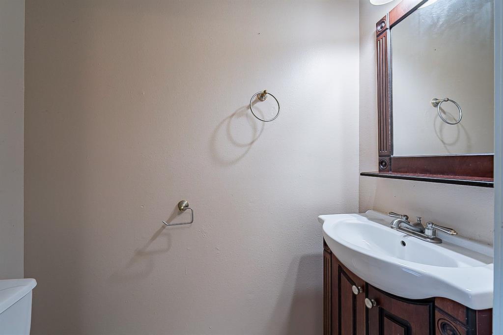 1915 2 Winding Hollow Drive, Katy, Texas 77450, 4 Bedrooms Bedrooms, 4 Rooms Rooms,2 BathroomsBathrooms,Single-family,For Sale,Winding Hollow,69434306
