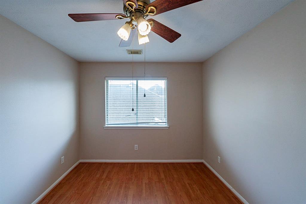 1915 2 Winding Hollow Drive, Katy, Texas 77450, 4 Bedrooms Bedrooms, 4 Rooms Rooms,2 BathroomsBathrooms,Single-family,For Sale,Winding Hollow,69434306