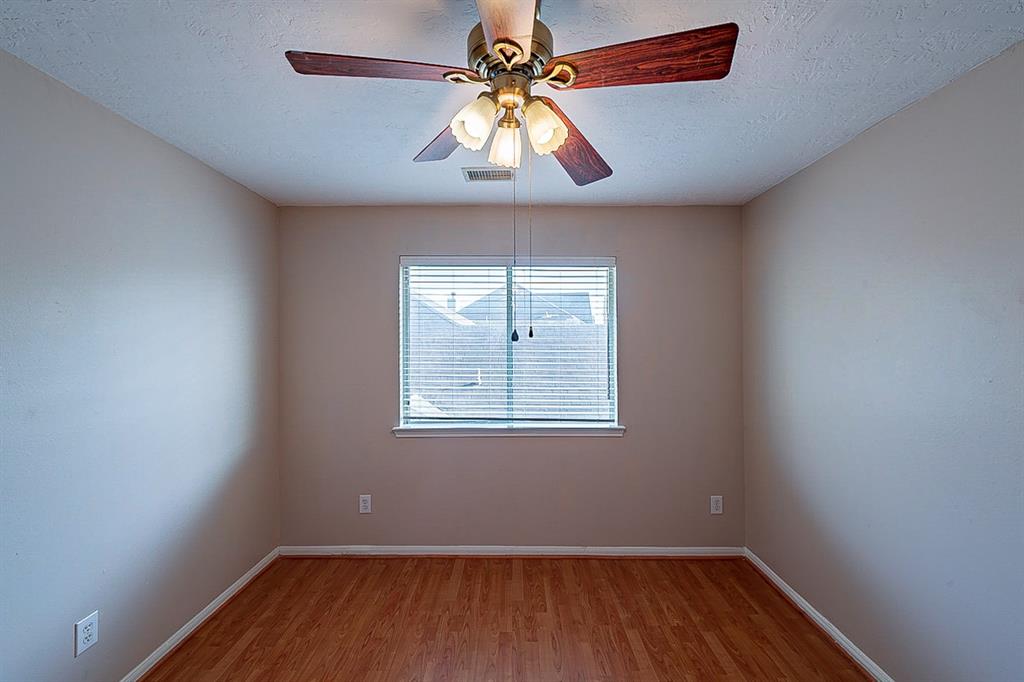 1915 2 Winding Hollow Drive, Katy, Texas 77450, 4 Bedrooms Bedrooms, 4 Rooms Rooms,2 BathroomsBathrooms,Single-family,For Sale,Winding Hollow,69434306