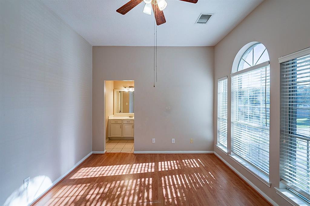 1915 2 Winding Hollow Drive, Katy, Texas 77450, 4 Bedrooms Bedrooms, 4 Rooms Rooms,2 BathroomsBathrooms,Single-family,For Sale,Winding Hollow,69434306