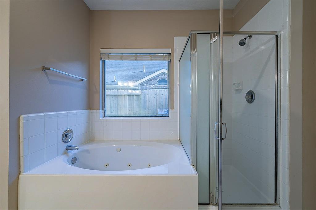 1915 2 Winding Hollow Drive, Katy, Texas 77450, 4 Bedrooms Bedrooms, 4 Rooms Rooms,2 BathroomsBathrooms,Single-family,For Sale,Winding Hollow,69434306