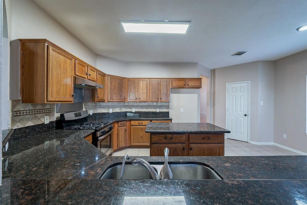 1915 2 Winding Hollow Drive, Katy, Texas 77450, 4 Bedrooms Bedrooms, 4 Rooms Rooms,2 BathroomsBathrooms,Single-family,For Sale,Winding Hollow,69434306