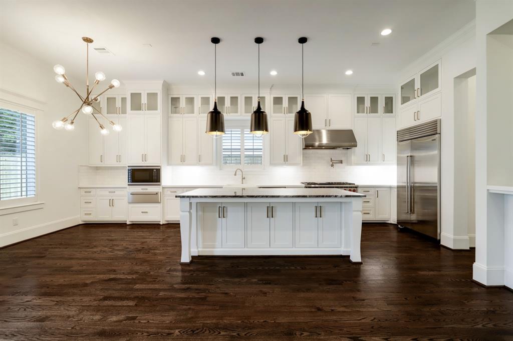 1228 2 Chantilly Lane, Houston, Texas 77018, 5 Bedrooms Bedrooms, 12 Rooms Rooms,5 BathroomsBathrooms,Single-family,For Sale,Chantilly,71186545