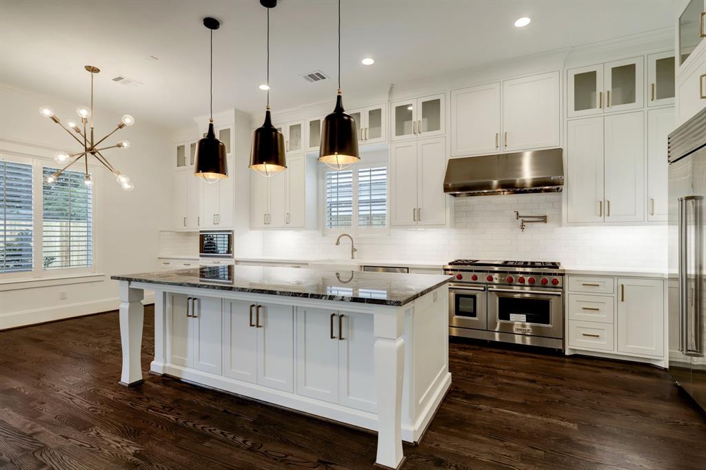 1228 2 Chantilly Lane, Houston, Texas 77018, 5 Bedrooms Bedrooms, 12 Rooms Rooms,5 BathroomsBathrooms,Single-family,For Sale,Chantilly,71186545