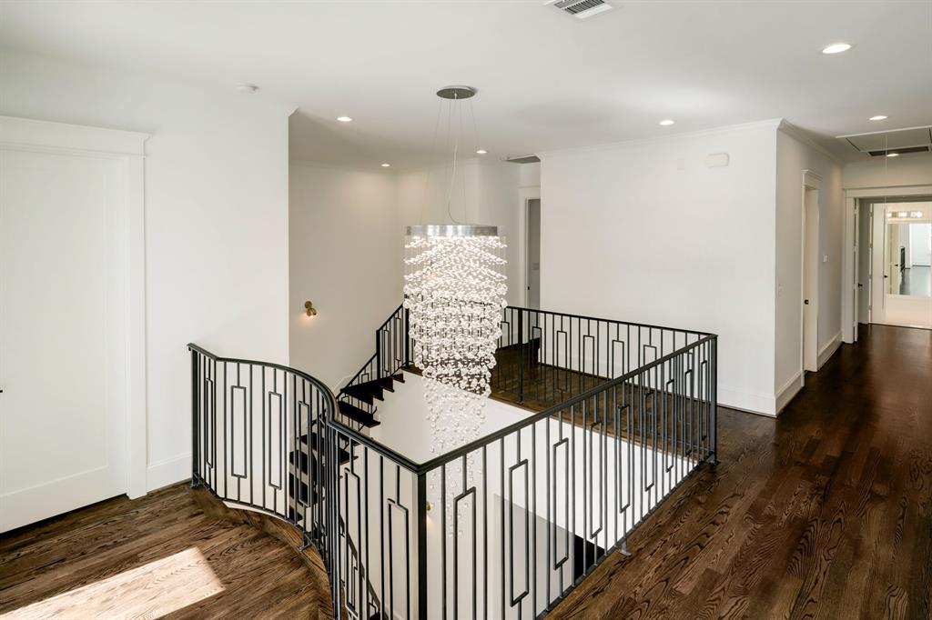1228 2 Chantilly Lane, Houston, Texas 77018, 5 Bedrooms Bedrooms, 12 Rooms Rooms,5 BathroomsBathrooms,Single-family,For Sale,Chantilly,71186545