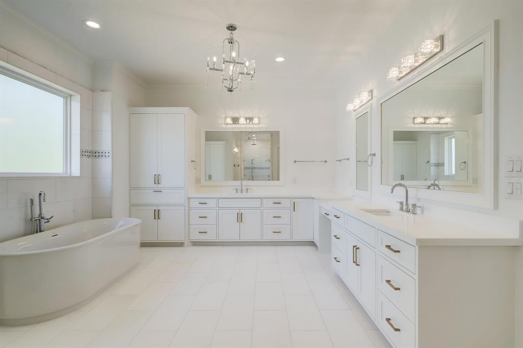 1228 2 Chantilly Lane, Houston, Texas 77018, 5 Bedrooms Bedrooms, 12 Rooms Rooms,5 BathroomsBathrooms,Single-family,For Sale,Chantilly,71186545