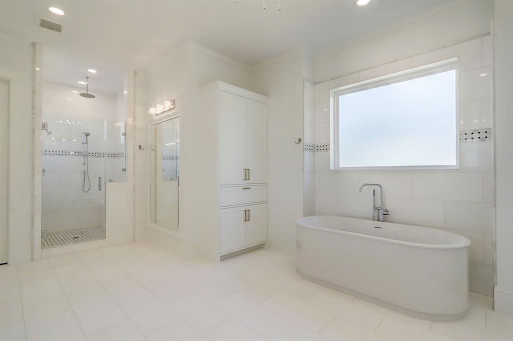 1228 2 Chantilly Lane, Houston, Texas 77018, 5 Bedrooms Bedrooms, 12 Rooms Rooms,5 BathroomsBathrooms,Single-family,For Sale,Chantilly,71186545