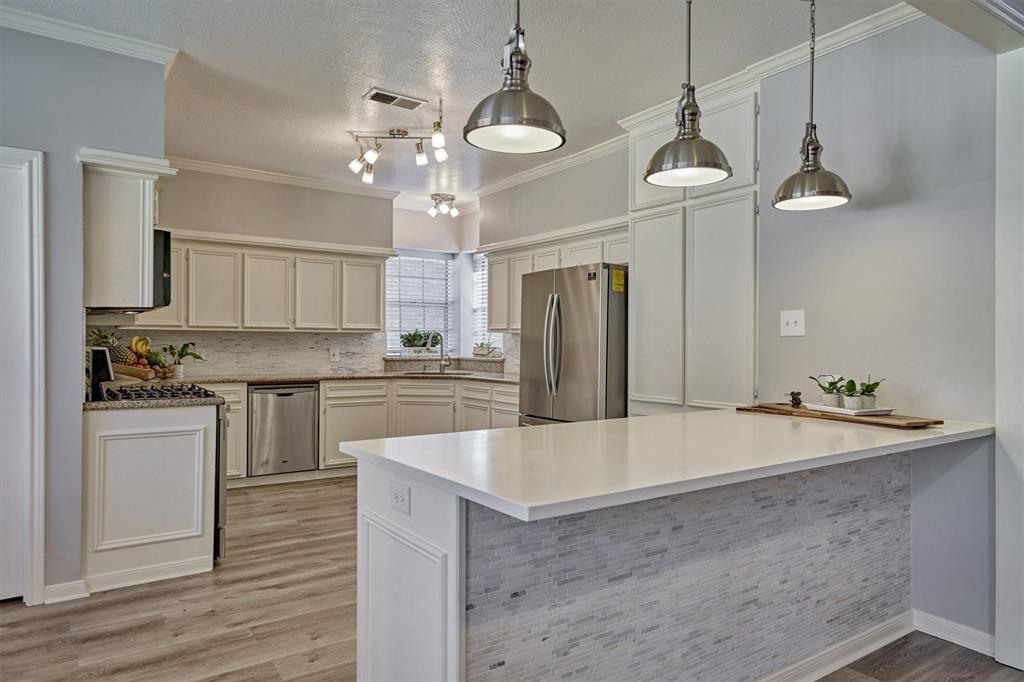 7 2 Hornsilver Place, The Woodlands, Texas 77381, 5 Bedrooms Bedrooms, 13 Rooms Rooms,3 BathroomsBathrooms,Single-family,For Sale,Hornsilver,68189230