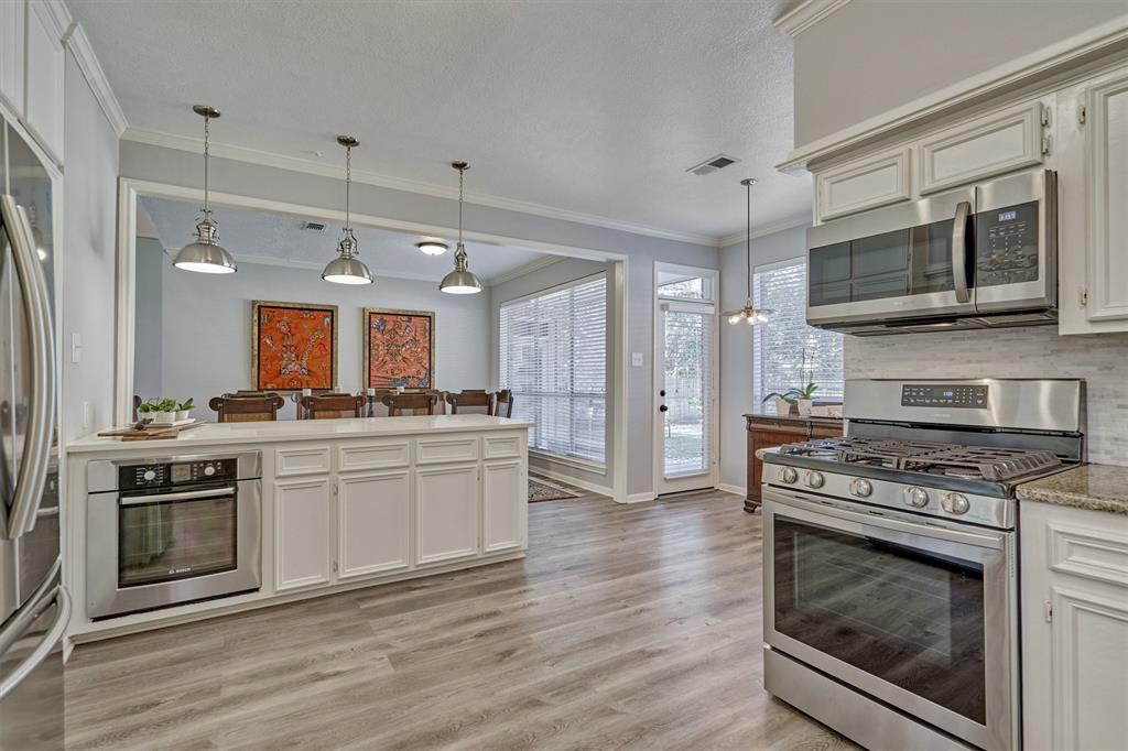 7 2 Hornsilver Place, The Woodlands, Texas 77381, 5 Bedrooms Bedrooms, 13 Rooms Rooms,3 BathroomsBathrooms,Single-family,For Sale,Hornsilver,68189230
