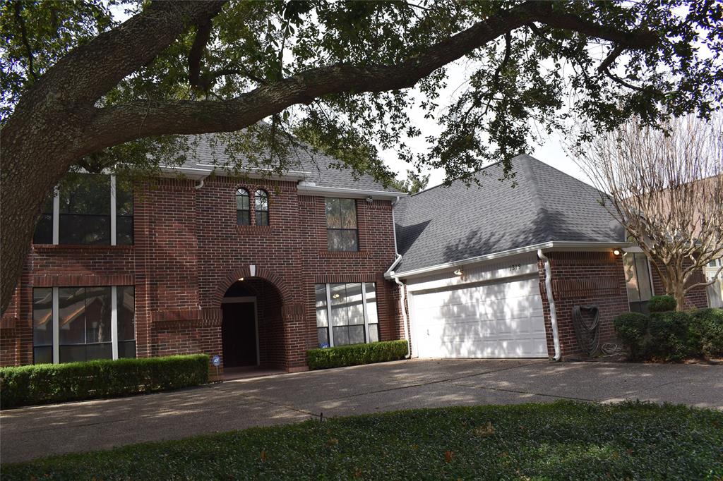 1319 2 Wickshire Lane, Houston, Texas 77043, 4 Bedrooms Bedrooms, 11 Rooms Rooms,3 BathroomsBathrooms,Single-family,For Sale,Wickshire,36761657