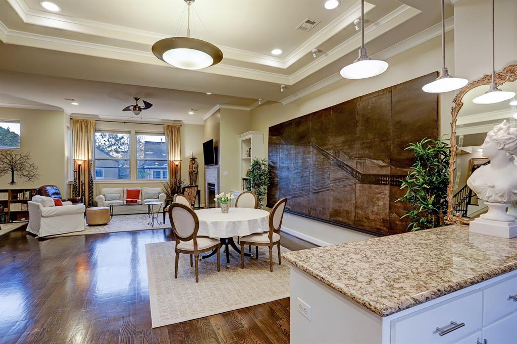 3912 4 Woodhead Street, Houston, Texas 77098, 3 Bedrooms Bedrooms, 12 Rooms Rooms,3 BathroomsBathrooms,Single-family,For Sale,Woodhead,58641203